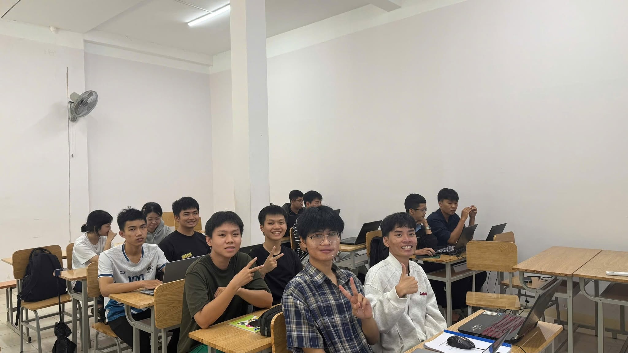Khởi động hành trình công nghệ: Lớp học Python và AI dành cho sinh viên chương trình Kỹ sư tài năng Khoa Xây dựng